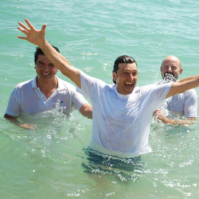 Floating Deroative Image